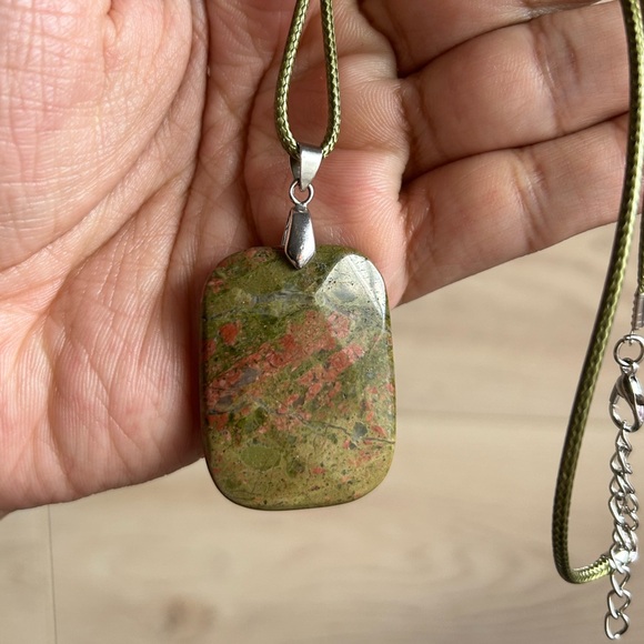 Unakite Faceted Pendant Necklace - Picture 3 of 5